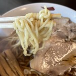 中華そば処 琴平荘 - 『中華そば(中間)』の麺