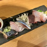 大衆日本酒バル ふとっぱらや - 「刺身盛り合わせ」790円円也。税込。