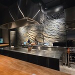 新横浜 鉄板焼き牛鳴 - 内観