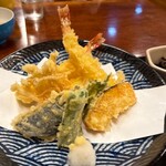 うなぎ　錦水 - 鰻以外のメニューが充実しているので、鰻が苦手な人でも受け入れてくれるお店です