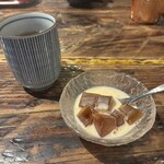 母屋食堂　一炭もんめ - 寒天ゼリーの練乳がけ