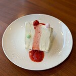 セピア カフェ - シフォンケーキ（いちご）
