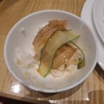 スーツァン・レストラン陳 - 白いご飯の上にのせた雲白肉・その2です。