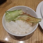 スーツァン・レストラン陳 - 白いご飯の上にのせた雲白肉・その1です。