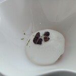 フィリップ・ミル 東京 - シャウルスチーズ（白カビのチーズ）をもちいたムース