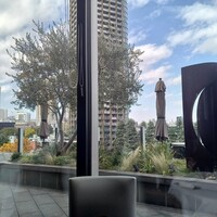 フィリップ・ミル 東京 - 窓からの景色