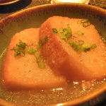 旬菜おでん料理かま田 - 初めて食べた、揚げパンのおでん。上品なおでん汁にベストマッチ♪