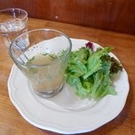 クレープリー カフェ フェルム - レンズ豆と香味野菜のスープ