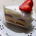 プティ・ボヌール - ショートケーキ（３８０円）