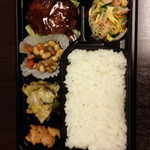 ポポット - 本日のメニューは自家製ハンバーグ甘辛あんかけ。キャベツと豚肉の中華風炒め煮。もやしと胡瓜の酢の物。五目煮豆。自家製壺漬け。全部で19品目～☆