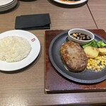 バケット - 料理写真:ハンバーグステーキとライス