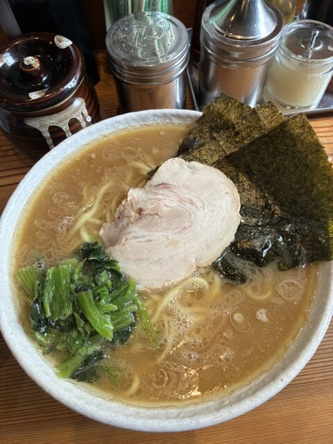 Yokohama Iekei Ramen Mangetsuya photo