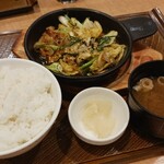ガスト - 料理写真:牛もつ焼き定食（ライス大盛り）
