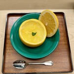 赤坂 菊乃井 - 水物
      八朔杏仁豆腐
      