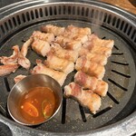 熟成肉専門店 ヨプの王豚塩焼 新大久保本店 - 