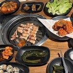 熟成肉専門店 ヨプの王豚塩焼 新大久保本店 - 