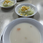 ジャッキー ステーキハウス - スープとサラダ