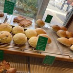 しあわせをはこぶパン - 内観