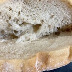 しあわせをはこぶパン - ドゥミバケットの断面