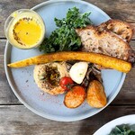 GARDEN HOUSE CRAFTS - 