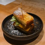 新横浜 鉄板焼き牛鳴 - 和牛ハンバーガー