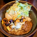 モアナマカイ珊瑚礁 - なすとひき肉のカレー　2,000円