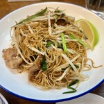 ヒノデ餃子 - エビ麺焼きそば
