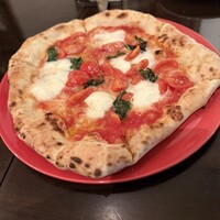 メルジェリーナ - (限定メニュー)水牛モッツァレラとチェリートマト、バジリコのマルゲリータ