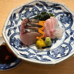 横浜紅葉坂日本酒 ふじひら - 【お造り】能登半島　船上神経〆　鰆と真鯛。提携している金沢の漁師さんから直送されています。