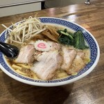 拉麺 アイオイ - 料理写真:中華そば　背脂