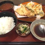 貴美 - 天プラ盛合せ定食　￥830