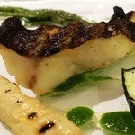 リストランテ サクラ - 愛媛県真鯛のソテー、ほうれん草、エシャロット、ハーブのソース