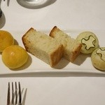 リストランテ サクラ - パン・人参、タマネギ、ズッキーニ(写真は2人前)