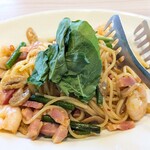 イタリア厨房 ベルパエーゼ - プリプリ海老とベーコンのピリ辛風