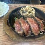 かうぼーい - 黒毛和牛100%ハンバーグ150g＆ローストビーフ80g