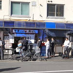 中華そば 髙はし - 並んでますね　(2014/11)