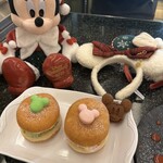 チックタック・ダイナー - 抹茶ドーナツ、ベリードーナツ