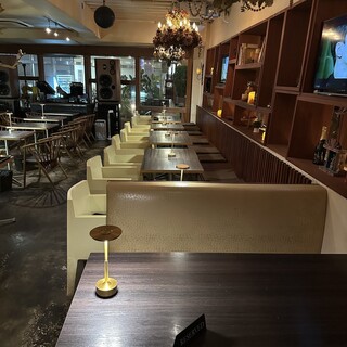 団体様でも大歓迎◎照明を落とした寛ぎのディナータイム