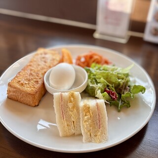LAID BACK CAFFE_1