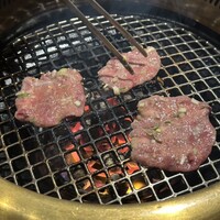 ホルモン焼肉 富や 栄店 - 