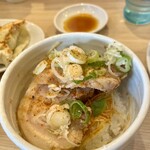 しょうがラーメン 七の庫 - ・ミニチャーシュー丼（430円）･･･騙されたと思って食べて欲しい一品です！