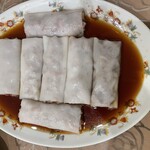 329149183 - 松の実入り 花びら茸の蒸しぎょうざ