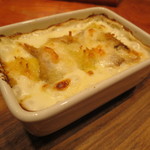 Ata - 千葉県茅ヶ崎産のカリフラワーのグラタンとマチェスク(鰊の塩漬け)