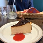 ロンロガレージ - バスクチーズケーキ