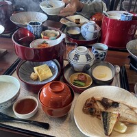 日本料理 初海 - 