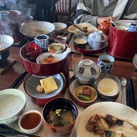 日本料理 初海 - 