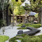 茶館きっかわ 嘉門亭 - 和風の中庭