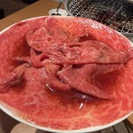 炭火焼肉ホルモン まるは - 