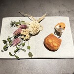 329156212 - 焼きたての猫フィナンシェ