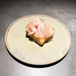 329156202 - 愛ファームさんのレモネードレモンのブリオッシュと発酵バターにフランスの生ハム